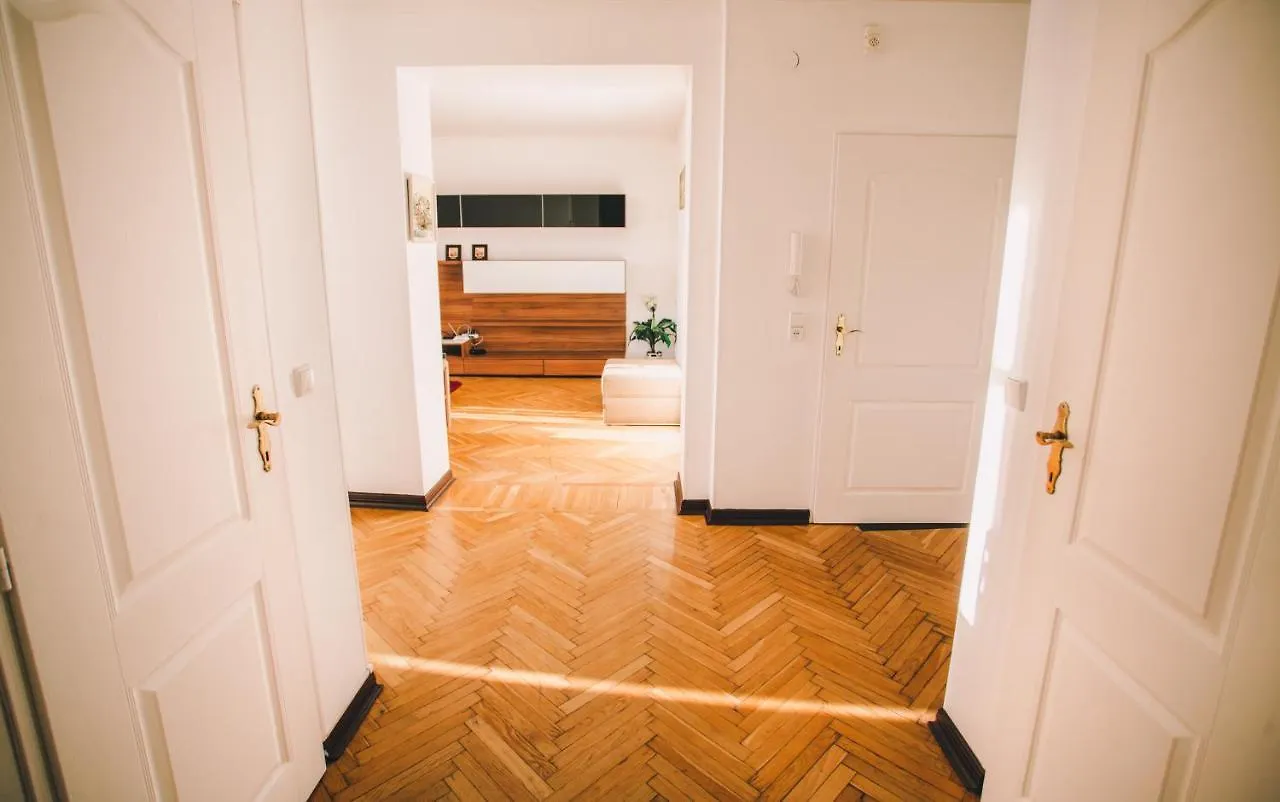 Amazing View Of Maydan! Apartment Kyiv